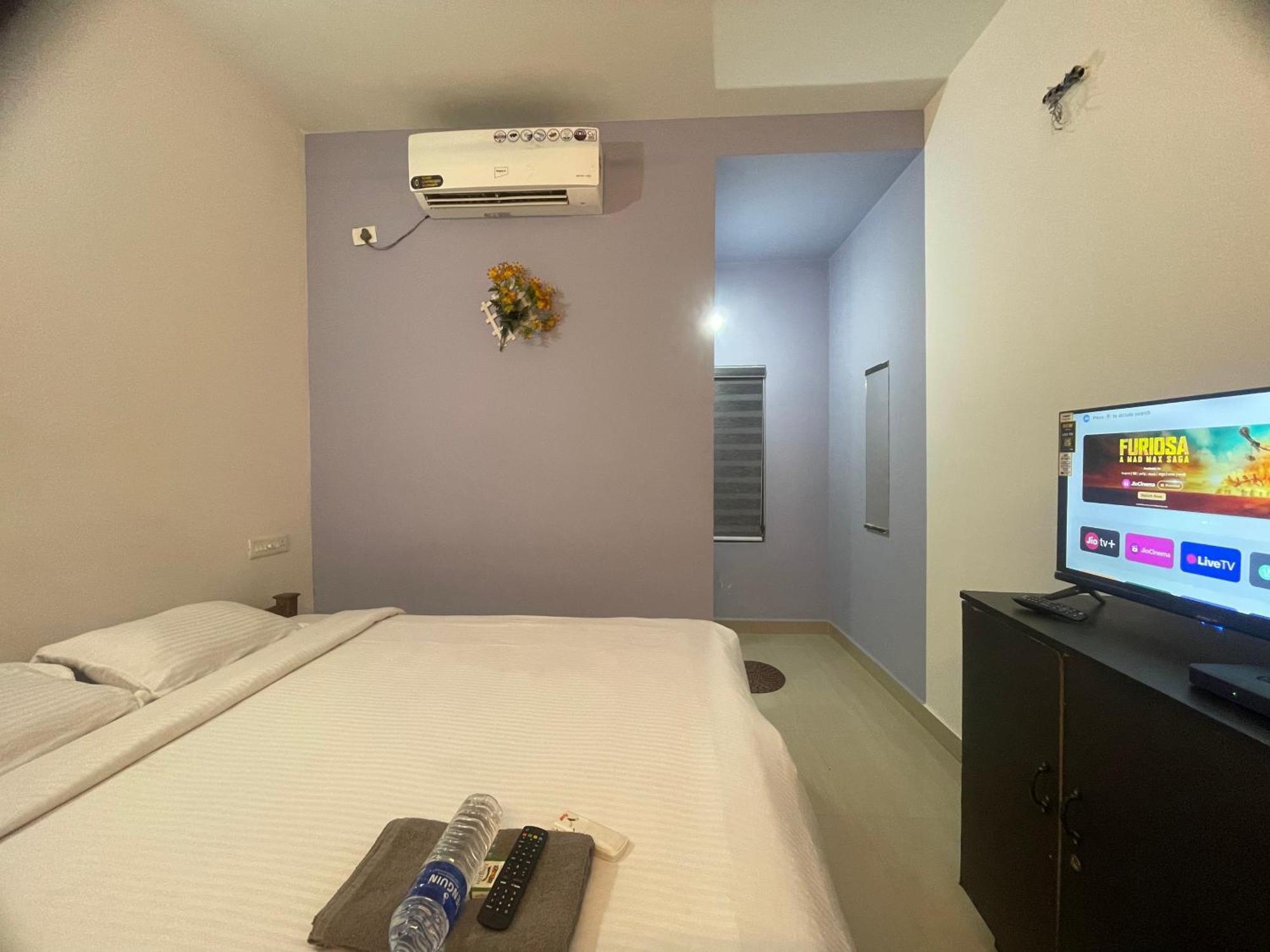 Nilastay Emirates Kazhakuttam Bagian luar foto